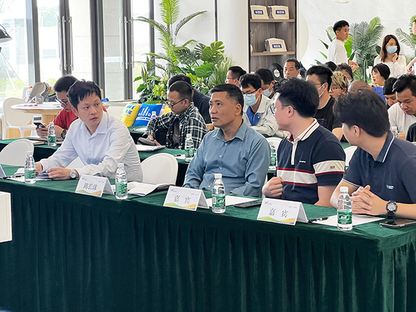 富山工業園相關領導、企業代表與安全專家面對面交流